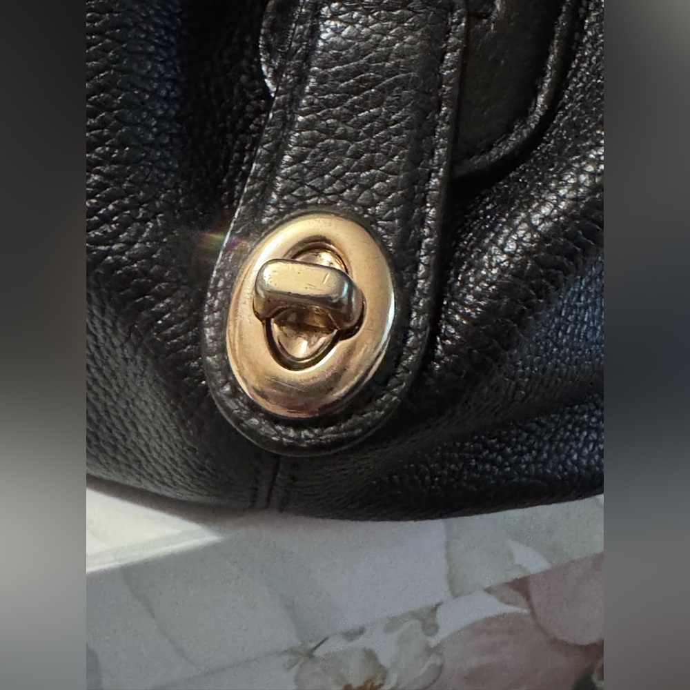 Coach Edie 31 Shoulder Bag Black Pebbled Leather Gold Hardware - Picture 7 of 14